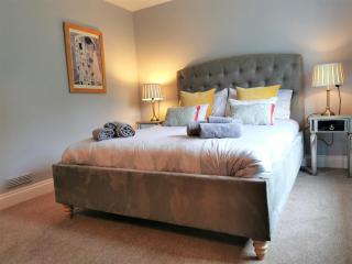 Romantic Cottage with Private Hot Tub - Llanfyrnach - 9