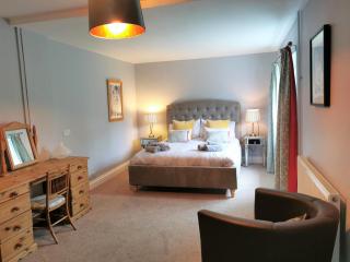 Romantic Cottage with Private Hot Tub - Llanfyrnach - 7