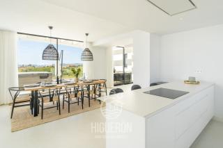 HigueronRentals Horizon Penthouse - 1