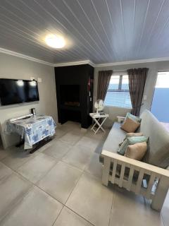 Cottage on Bogey - Langebaan - 5