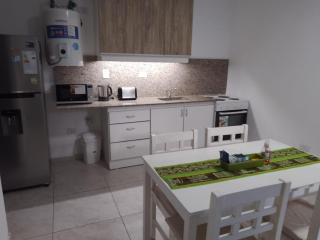 Confortable departamento con cochera, hasta 4 personas - San Juan - 2