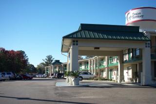 Baymont by Wyndham Troy - Troy - 8