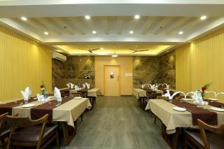 Eloor Tourist Home - 8