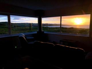 Coastal bungalow, sleeps 5 and ideal for walkers - Amlwch - 8