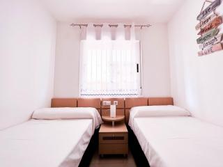 Renovated apartment on the first line - 8