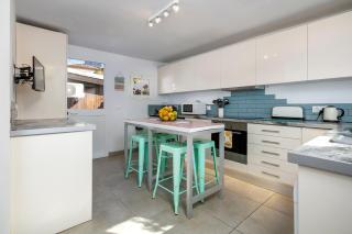 Spanish style, elegant 3 bedroom villa - 5 minutes from the beach! - 2