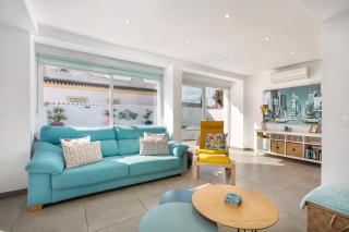 Spanish style, elegant 3 bedroom villa - 5 minutes from the beach! - 6