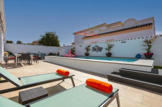 Spanish style, elegant 3 bedroom villa - 5 minutes from the beach! - 0
