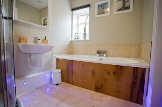 Luxury Home - Hot Tub - Pool Table - Gym - Sauna - Cinema Room - Free Parking - Close to Beach - Bournemouth - 1