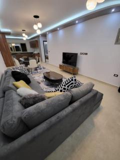 Royal Residence 3 New 2 bed apartment sea view with infinity pool - 3