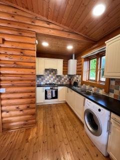 Countryside 3 Bedroom Log Cabin With Private Hot Tub - Ash - Leominster - 8