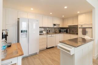 Stunning & Spacious Resort-Style Condo Across From Beach! - 3