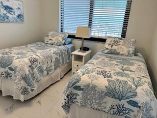 The "Sea-Winds" I Renovated Beachfront 2 Bed 2 Bath Condo - 1