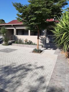 Bustani 2 - Self-Catering Studio - Edenvale - 0