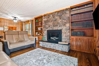 Woodland Cabin Retreat - Lake Harmony - 5