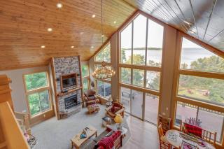 Spacious Leech Lake Home on 2 Private Acres, 200' of lake shore 15 Minutes to Walker with boat lift, dock, swimming, fire pit - 8