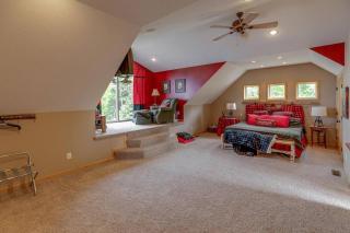 Spacious Leech Lake Home on 2 Private Acres, 200' of lake shore 15 Minutes to Walker with boat lift, dock, swimming, fire pit - 7