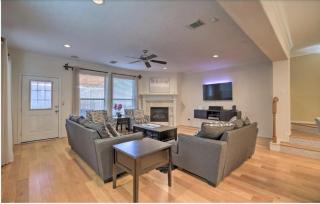 River Oaks 4BD Home Walkable to Whole Foods & Eateries - Houston - 9