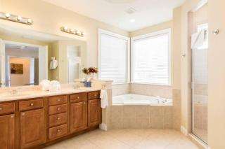 Reunion Resort pool home with hot tub / 4 bedrooms - Kissimmee - 2