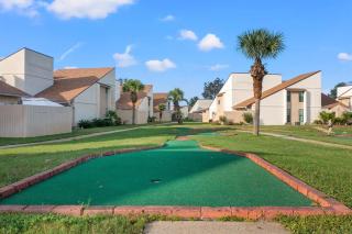 Chic Townhouse Steps to the Beach Outdoor Pools - Panama City Beach - 4