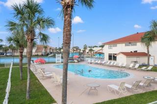 Chic Townhouse Steps to the Beach Outdoor Pools - Panama City Beach - 5