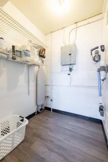 King & Queen Memory Foam Beds 2-2b Georgetown Villas - 1