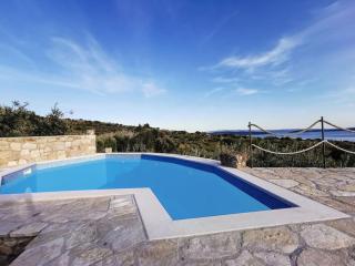 Stone house Angelo - Peace oasis with pool - Kastel Luksic - 2