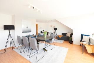 Lichtdurchflutende Wohnoase-Stilvoll-ruhig-kostenloser Parkplatz- 24-7 Self Check-in, bis zu 5 Personen, sehr geräumig - 7