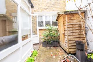 Lovely 1 Bedroom with Patio - 10 mins from Hyde Park - 1