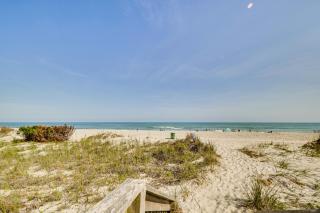 Oceanfront Myrtle Beach Condo Resort-Style Perks! - 8