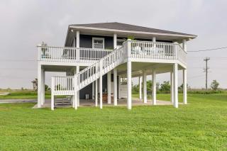 Walk to Shore Home with Deck in Crystal Beach! - 8