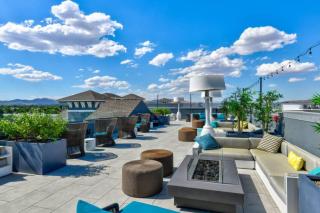 Sparks 2BR Waterfront · Spring Getaway & Rooftop - 7