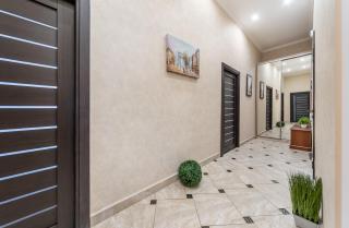 Maidan, Khreschatyk 3BR - Kiev - 2