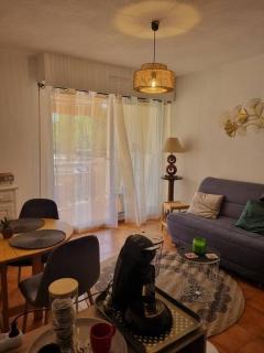 studio cabine. Terrasse - Le Lavandou - 2