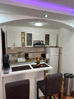 Sunshine Apartment with Private Pool and Parking - Kotor - 1