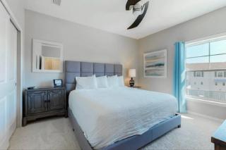 Resting Beach Face - 8