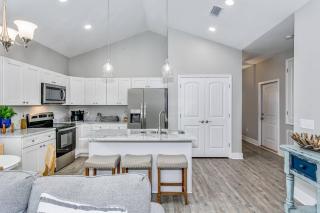 Coastal Cottage - Pensacola - 1