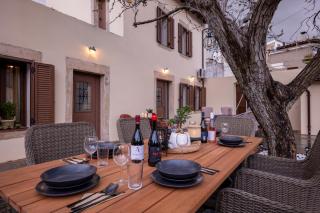 Walnut tree Villa Ano Archanes-10km from Heraklion - 1
