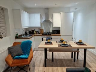 Central Watford Modern Apartment - Travellers & Contractors Welcomed - Watford - 4