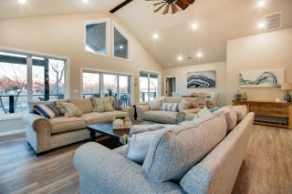 Waterfront Grand Lake Family House with Game Room! - Monkey Island - 7