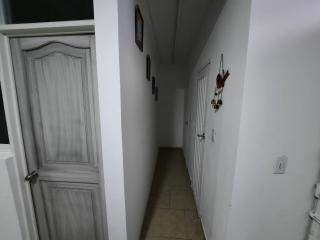 primer piso de 2 habitaciones, sala, comedor, capacidad 4 personas - 1