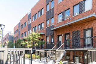 Beautiful Townhouse Near Yorkdale Mall, Wilson Subway - Toronto - 6