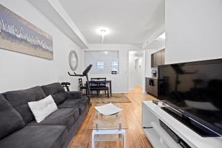 Beautiful Townhouse Near Yorkdale Mall, Wilson Subway - 7