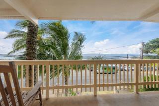 Ocean View Balcony Large Studio w extra Sofa Bed, contact us for price drop - Haleiwa - 8