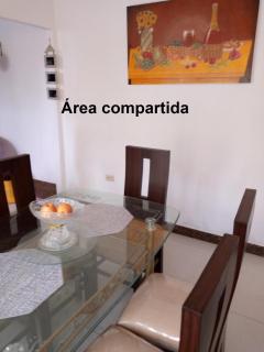 Acuarela del Rio H#3 Cerca Aeropuerto y Terminal Habitación privada con baño - Guayaquil - 1