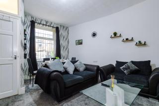 65 Inch TV & Luxurious 2 Bedroom Suite for Your Ultimate Getaway - Bradford - 6