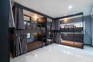 Black Pantera Hostel - Patong Beach - 1