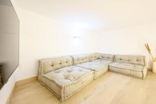 Modern 3 bedroom, city center with patio & high ceilings by 10ToSea - Málaga - 5