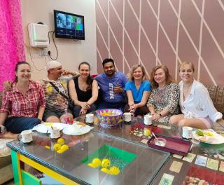 Friends Home Stay - Agra - Agra - 9