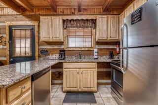 ER18 - The Lazy Bear View - Great location - Close to town! cabin - 7